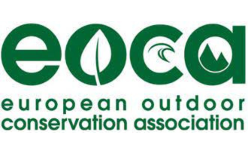 Pinewood trots lid van EOCA